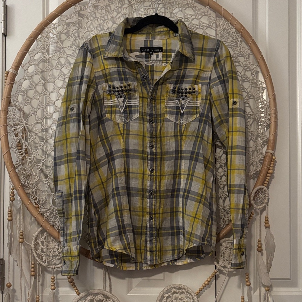 Affliction Women’s free love flannel size medium A00326